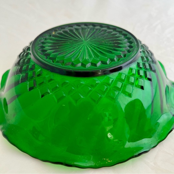 Anchor Hocking Forest Green Glass Bowl Diamond Swirl Ruffled Edge Vintage 6.25” - Picture 5 of 6
